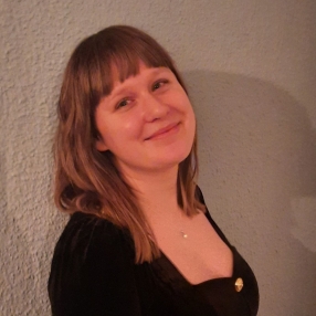 Hannelore, Babysitter in Hoogezand