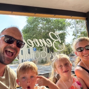 Suzanne, Gezin in Veldhoven