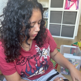 Jayna, Babysitter in Oostzaan