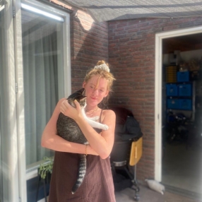 Nadine, Oppas in Tiel