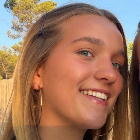 Vivienne, Babysitter in Vught