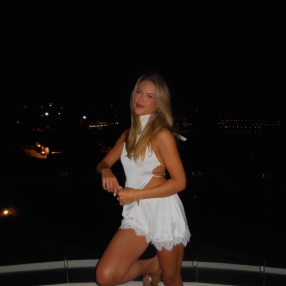Sterre, Babysitter in Vianen