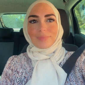 Mounia, Oppas in Amsterdam