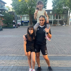 Aida, Oppas in Zevenaar