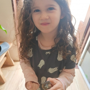 Simona, Gezin in Amsterdam