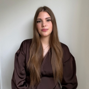 Sterre, Babysitter in Scherpenzeel