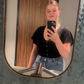 Britney, Babysitter in Delft