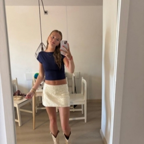 Esmee, Babysitter in Haren