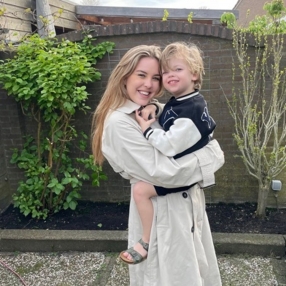Deveney, Babysitter in Den Haag