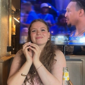 Faya, Oppas in Grootebroek