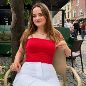 Serena, Babysitter in Bilthoven