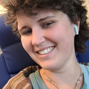 Suze, Babysitter in Heeze