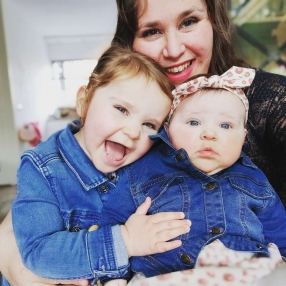 Simone, Gezin in Hellevoetsluis