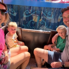 Robin, Family in Weesp