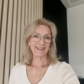 Jeanet, Babysitter in Heemstede