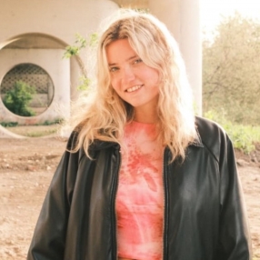Marlou, Babysitter in Woudenberg