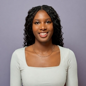 Lakeisha, Babysitter in Landsmeer