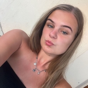 Myrthe, Babysitter in Oosterwolde