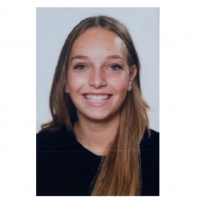 Zoë, Oppas in Schagen