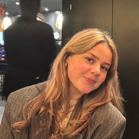 Zara, Babysitter in Bennekom