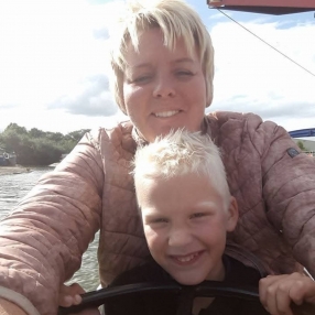 Christa, Oppas in Hulst
