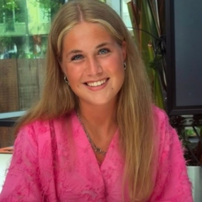 Fien, Babysitter in Groesbeek