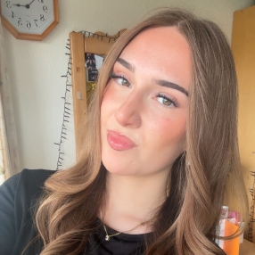 Kyra, Babysitter in Someren