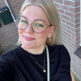 Chardonnay, Oppas in Almelo