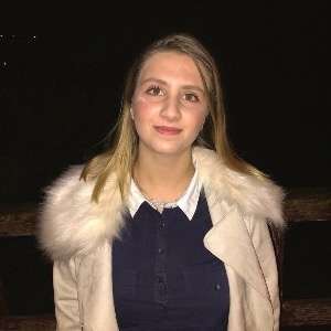 Melani, Babysitter in Houten