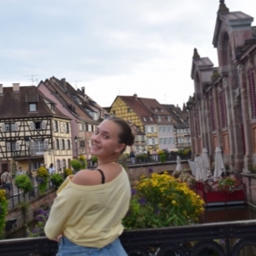 Sterre, Babysitter in Nunspeet