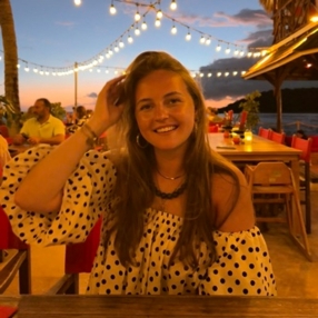 Mirte, Babysitter in Vianen