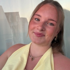 Sanne, Oppas in Nieuwleusen
