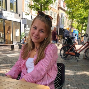 Laura, Oppas in Maarssen