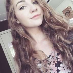 Laura, Babysitter in Beneden-Leeuwen
