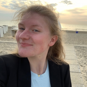 Naomi, Oppas in Alphen aan Den Rijn