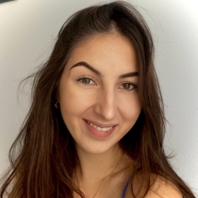 Yasmine, Babysitter in Spijkenisse