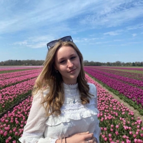 Luna, Babysitter in Winschoten