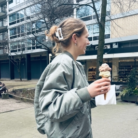 Eva, Babysitter in Weert