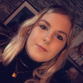 Sanne, Oppas in Harkema