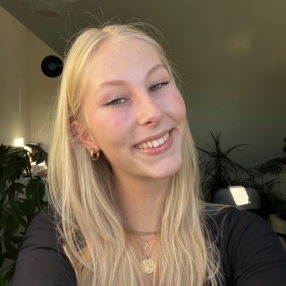 Maaike, Babysitter in Zetten