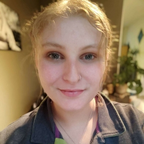 Zildian, Babysitter in Delfzijl