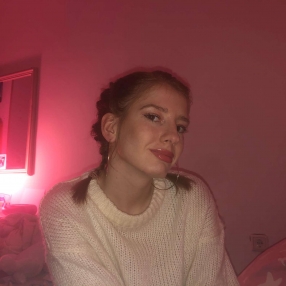 Mishela, Babysitter in Schiedam