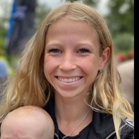 Evany, Babysitter in Mierlo