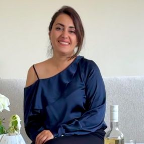 Laleh, Babysitter in Heiloo