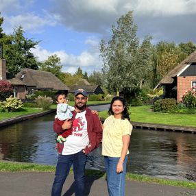 Nida, Family in Amstelveen