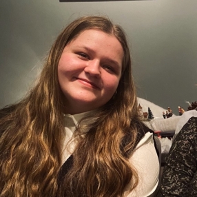 Marilyn, Babysitter in Tholen