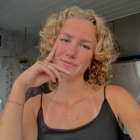 Jonna, Oppas in Stompetoren