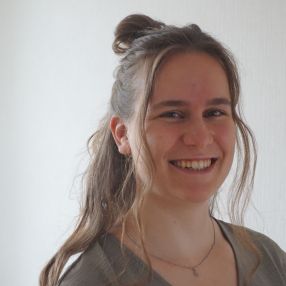 Elzanne, Babysitter in Montfoort