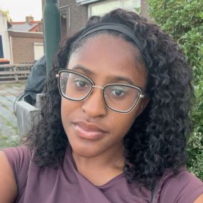Alícia, Babysitter in Hardinxveld-Giessendam