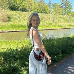 Jylze, Babysitter in Varsseveld